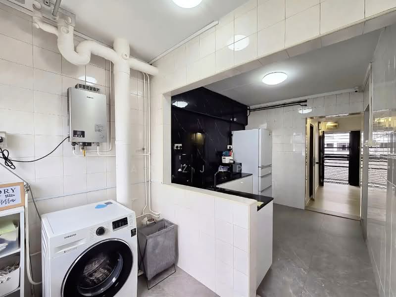 227C Compassvale Drive, 227C Compassvale Drive, 3 Bedrooms, 1,098 sqft, HDB Flat For Sale, by FarizJap ., 500205999 - Kitchen - PropertyGuru.com.sg