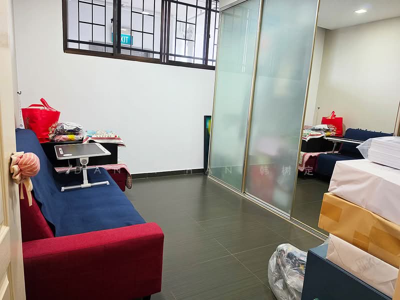 Sherwood Towers, 3 Jalan Anak Bukit, 3 Bedrooms, 1,292 sqft, Apartment For Sale, by Danny Han 韩树定, 500206014 - Common bedroom - PropertyGuru.com.sg