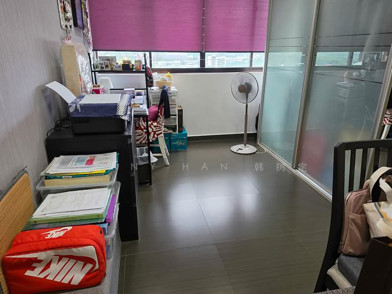 Sherwood Towers, 3 Jalan Anak Bukit, 3 Bedrooms, 1,292 sqft, Apartment For Sale, by Danny Han 韩树定, 500206014 - Common bedroom - PropertyGuru.com.sg