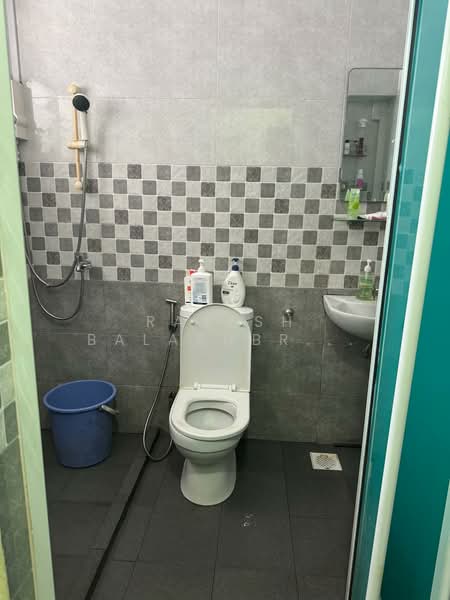 546 Woodlands Drive 16, 546 Woodlands Drive 16, 3 Bedrooms, 1,313 sqft, HDB Flat For Rent, by Rajesh Balasubramanian, 500206020 - Bathroom - PropertyGuru.com.sg