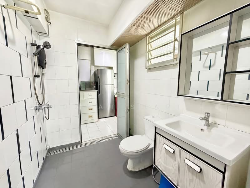 424B Yishun Avenue 11, 424B Yishun Avenue 11, 1 Bedroom, 506 sqft, HDB Flat For Sale, by Hidayat Shariff, 500206026 - Bathroom - PropertyGuru.com.sg