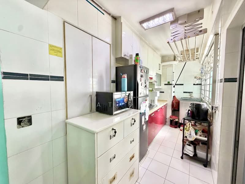 424B Yishun Avenue 11, 424B Yishun Avenue 11, 1 Bedroom, 506 sqft, HDB Flat For Sale, by Hidayat Shariff, 500206026 - Kitchen - PropertyGuru.com.sg