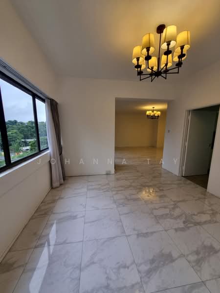 The Cairnhill, 4 Cairnhill Rise, 4 Bedrooms, 2,788 sqft, Condominium For Rent, by Johanna Tay, 500206072 - Dining Room facing Kitchen Entrance - PropertyGuru.com.sg