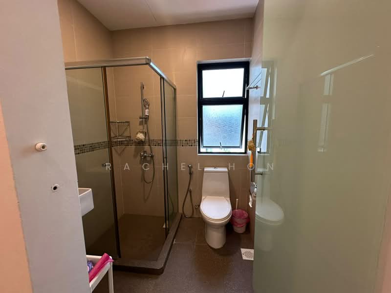 Chuan Walk, Chuan Park, Serangoon Garden, Beautiful House - Chuan Walk, Chuan Park, Serangoon Garden, 5 Bedrooms, 3,400 sqft, Terraced House For Rent, by Rachel Hon, 500206080 - Bathroom - PropertyGuru.com.sg