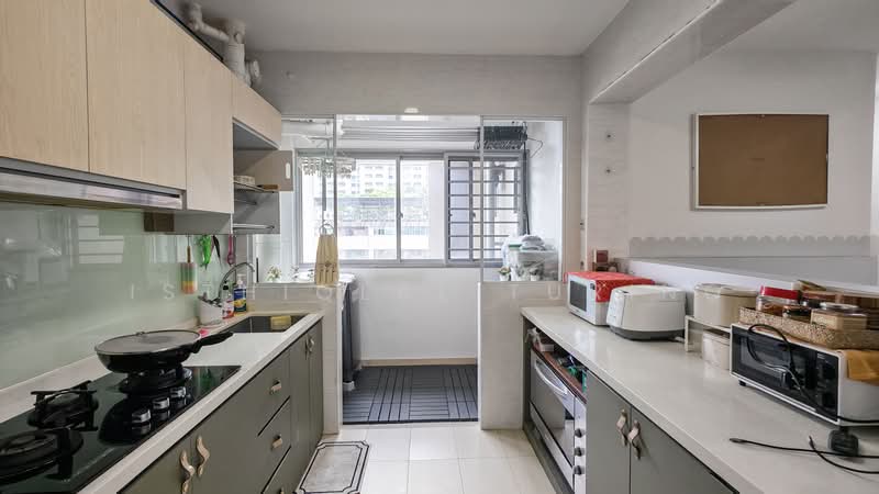 377A Hougang Street 32, 377A Hougang Street 32, 3 Bedrooms, 1,012 sqft, HDB Flat For Sale, by Isthiqlal Turino, 500206086 - Kitchen - PropertyGuru.com.sg