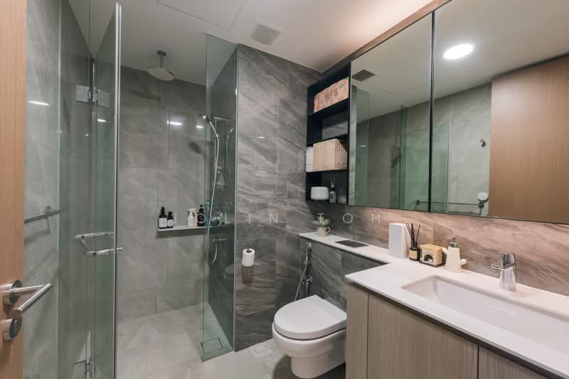 Whistler Grand, 109 West Coast Vale, 1 Bedroom, 441 sqft, Condominium For Sale, by Jolin Toh, 500206088 - Bathroom - PropertyGuru.com.sg