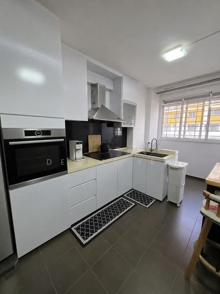 749 Jurong West Street 73, 749 Jurong West Street 73, 3 Bedrooms, 1,119 sqft, HDB Flat For Sale, by Dennis Yek, 500206096 - Kitchen - PropertyGuru.com.sg