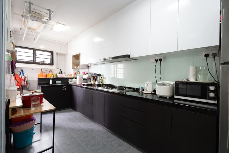 55 Strathmore Avenue, 55 Strathmore Avenue, 3 Bedrooms, 1,023 sqft, HDB Flat For Sale, by Steven Yan, 500206101 - Kitchen - PropertyGuru.com.sg