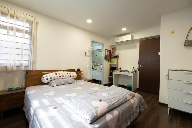55 Strathmore Avenue, 55 Strathmore Avenue, 3 Bedrooms, 1,023 sqft, HDB Flat For Sale, by Steven Yan, 500206101 - Bedroom - PropertyGuru.com.sg