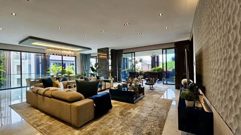 The Nassim, 18 Nassim Hill, 5 Bedrooms, 9,300 sqft, Condominium For Sale, by Kevin Feng, 500206106 - Living Room - PropertyGuru.com.sg