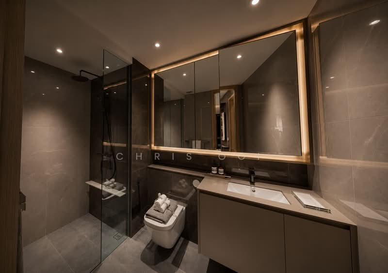Pinetree Hill, 30 Pine Grove, 2 Bedrooms, 700 sqft, Condominium For Sale, by Chris Ooi, 500206118 - Bathroom - PropertyGuru.com.sg