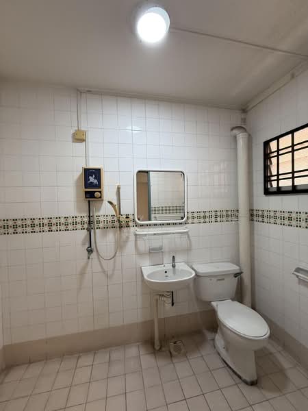 644 Bedok Reservoir Road, 644 Bedok Reservoir Road, 4 Bedrooms, 1,572 sqft, HDB Flat For Sale, by Cheryl Moh 莫楚淇, 500206121 - Bathroom - PropertyGuru.com.sg