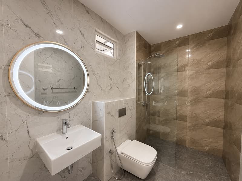 Serangoon Garden Estate, Huddington Ave | Bridport | Cowdray | Kingswear | Hemsley | Kensington Park Rd | Serangoon Garden Way, 4 Bedrooms, 4,000 sqft, Corner Terrace For Rent, by Marianne Terng, 500206123 - Bathroom - PropertyGuru.com.sg