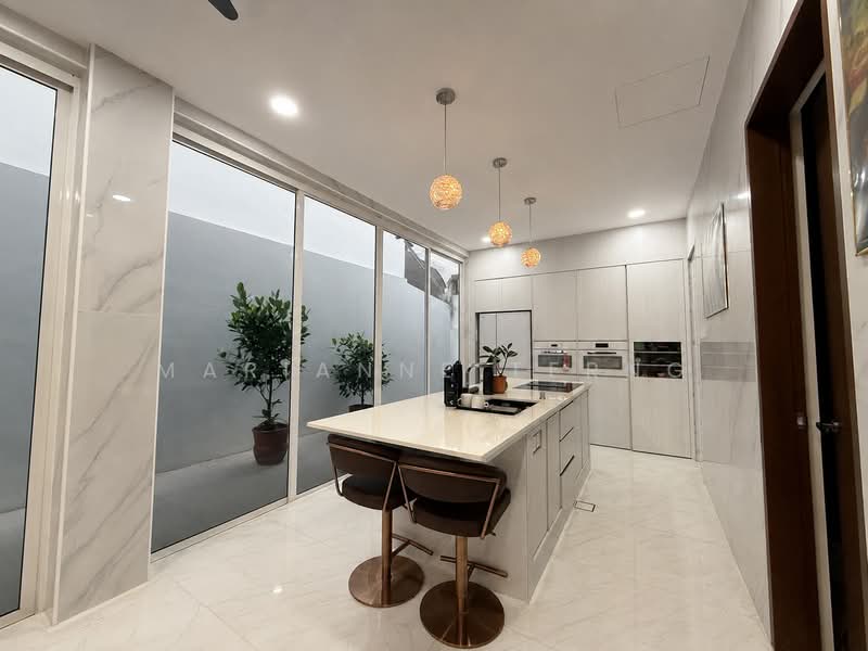 Serangoon Garden Estate, Huddington Ave | Bridport | Cowdray | Kingswear | Hemsley | Kensington Park Rd | Serangoon Garden Way, 4 Bedrooms, 4,000 sqft, Corner Terrace For Rent, by Marianne Terng, 500206123 - Kitchen - PropertyGuru.com.sg