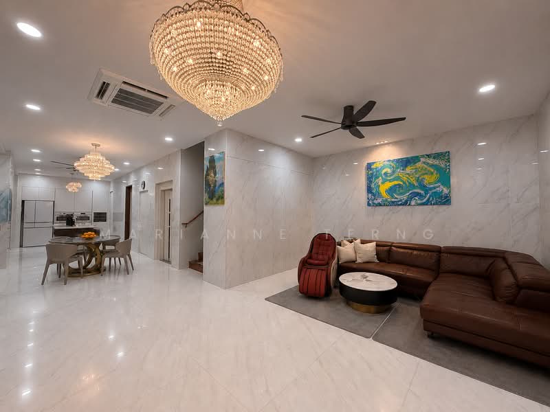 Serangoon Garden Estate, Huddington Ave | Bridport | Cowdray | Kingswear | Hemsley | Kensington Park Rd | Serangoon Garden Way, 4 Bedrooms, 4,000 sqft, Corner Terrace For Rent, by Marianne Terng, 500206123 - Living Room - PropertyGuru.com.sg