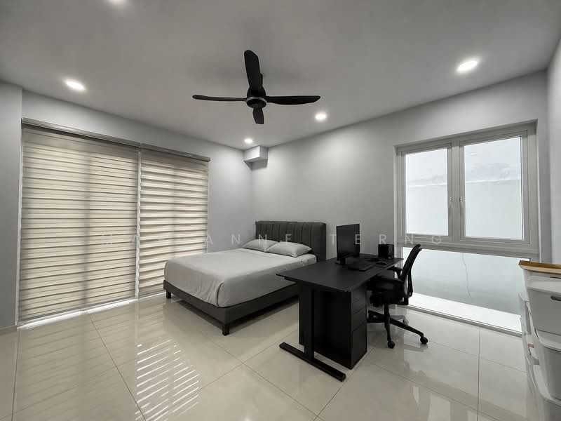 Serangoon Garden Estate, Huddington Ave | Bridport | Cowdray | Kingswear | Hemsley | Kensington Park Rd | Serangoon Garden Way, 4 Bedrooms, 4,000 sqft, Corner Terrace For Rent, by Marianne Terng, 500206123 - Bedroom - PropertyGuru.com.sg