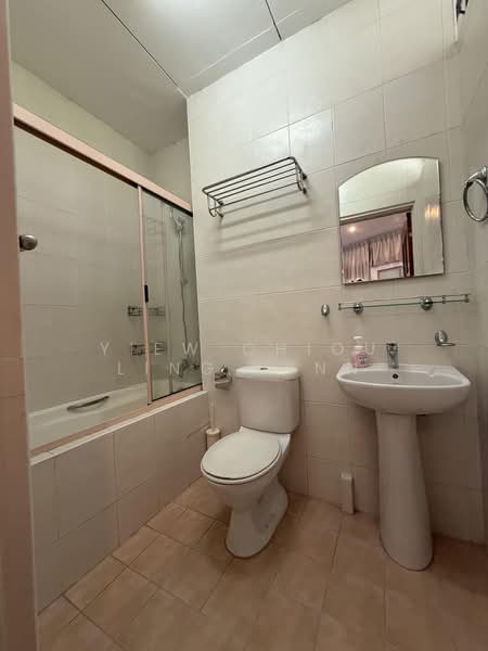 Faber Hills Estate, Faber Park, 5 Bedrooms, 5,800 sqft, Semi-Detached House For Rent, by Yiew Chiou Ling Lynn, 500206128 - Bathroom - PropertyGuru.com.sg