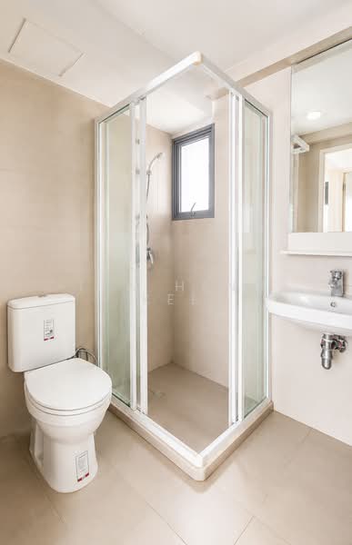 138C Yuan Ching Road, 138C Yuan Ching Road, 2 Bedrooms, 721 sqft, HDB Flat For Sale, by Tan Heng Kee, 500206130 - Common Bathroom - PropertyGuru.com.sg