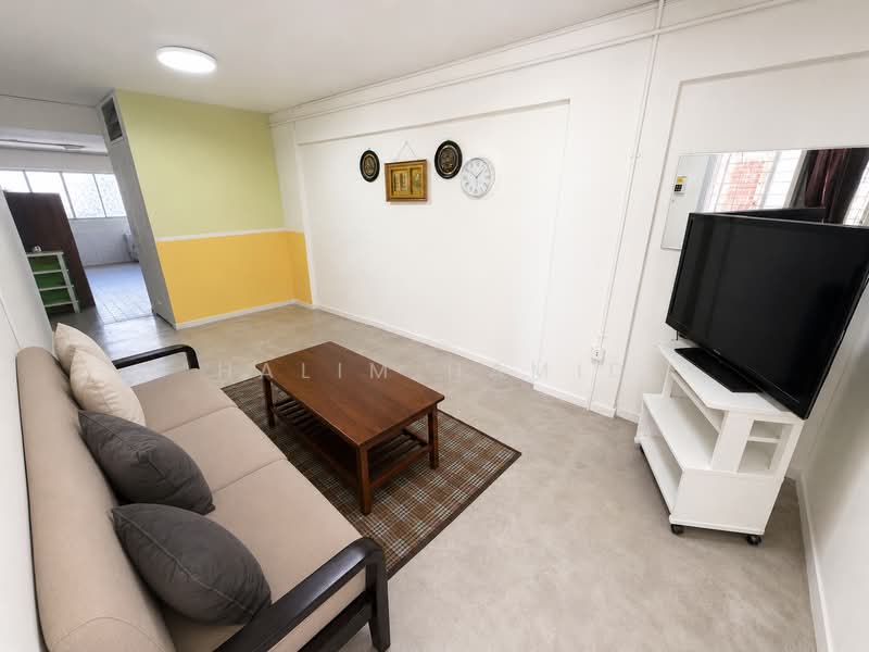 608 Bedok Reservoir Road, 608 Bedok Reservoir Road, 2 Bedrooms, 721 sqft, HDB Flat For Sale, by Halim Hamid, 500206133 - Living Room - PropertyGuru.com.sg