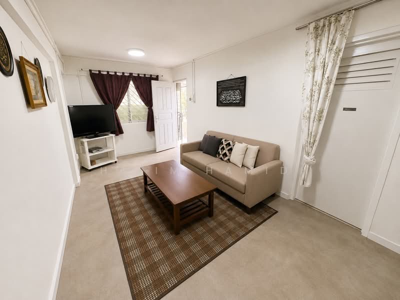 608 Bedok Reservoir Road, 608 Bedok Reservoir Road, 2 Bedrooms, 721 sqft, HDB Flat For Sale, by Halim Hamid, 500206133 - Living Room - PropertyGuru.com.sg