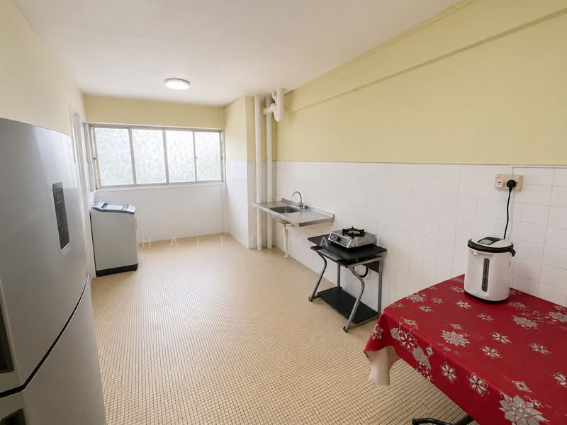 608 Bedok Reservoir Road, 608 Bedok Reservoir Road, 2 Bedrooms, 721 sqft, HDB Flat For Sale, by Halim Hamid, 500206133 - Kitchen - PropertyGuru.com.sg