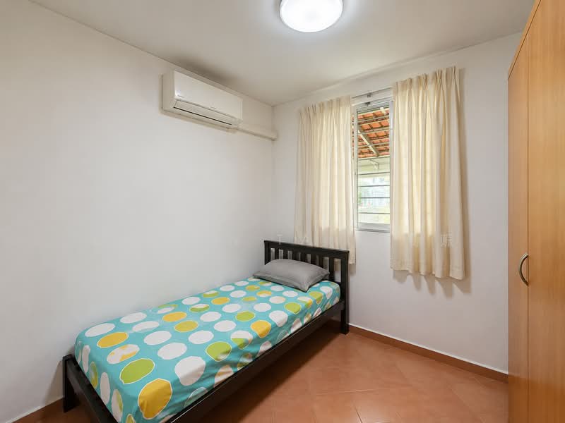 ⭐️1 KM OF NAN HUA PRI SCH⭐️RARE HUGE CORNER TERRACE W/ 13M WIDE FRONTAGE⭐️SUITABLE FOR REBUILDING⭐️, Sunset Way Clementi Faber West Coast Jubilee Eng Kong Kismis Greenridge Toh Yi Toh Tuck Highgate Cheng Soon Chun Tin Lorong Pisang Emas Udang Raja Asam Hijau Kilat Yuk Tong Tham Soong Jurong Kechil Selanting Layang Kakatua Hua Guan Sian Tuan Stone, 3 Bedrooms, 3,500 sqft, Corner Terrace For Sale, by Damian Tan 陈係赈, 500206135 - Helper's Room - PropertyGuru.com.sg