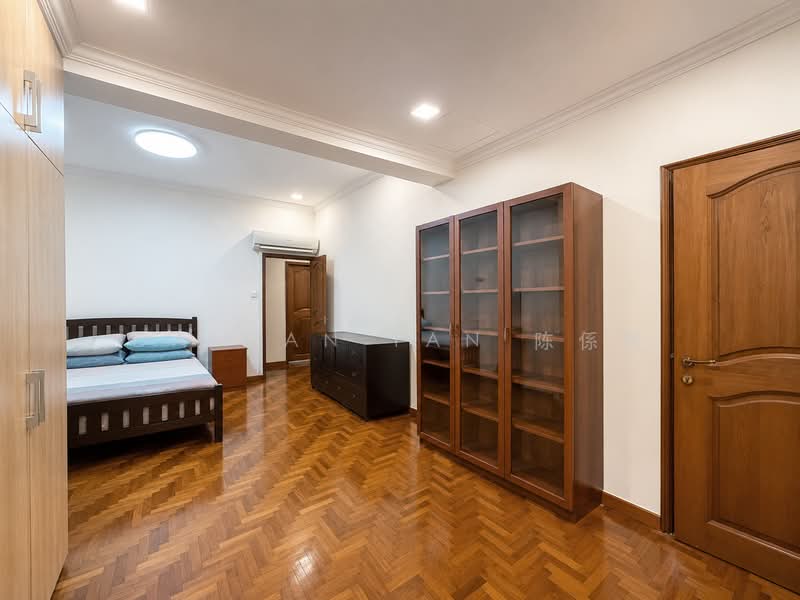 ⭐️1 KM OF NAN HUA PRI SCH⭐️RARE HUGE CORNER TERRACE W/ 13M WIDE FRONTAGE⭐️SUITABLE FOR REBUILDING⭐️, Sunset Way Clementi Faber West Coast Jubilee Eng Kong Kismis Greenridge Toh Yi Toh Tuck Highgate Cheng Soon Chun Tin Lorong Pisang Emas Udang Raja Asam Hijau Kilat Yuk Tong Tham Soong Jurong Kechil Selanting Layang Kakatua Hua Guan Sian Tuan Stone, 3 Bedrooms, 3,500 sqft, Corner Terrace For Sale, by Damian Tan 陈係赈, 500206135 - Bedroom - PropertyGuru.com.sg