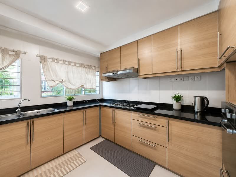 ⭐️1 KM OF NAN HUA PRI SCH⭐️RARE HUGE CORNER TERRACE W/ 13M WIDE FRONTAGE⭐️SUITABLE FOR REBUILDING⭐️, Sunset Way Clementi Faber West Coast Jubilee Eng Kong Kismis Greenridge Toh Yi Toh Tuck Highgate Cheng Soon Chun Tin Lorong Pisang Emas Udang Raja Asam Hijau Kilat Yuk Tong Tham Soong Jurong Kechil Selanting Layang Kakatua Hua Guan Sian Tuan Stone, 3 Bedrooms, 3,500 sqft, Corner Terrace For Sale, by Damian Tan 陈係赈, 500206135 - Wet Kitchen - PropertyGuru.com.sg