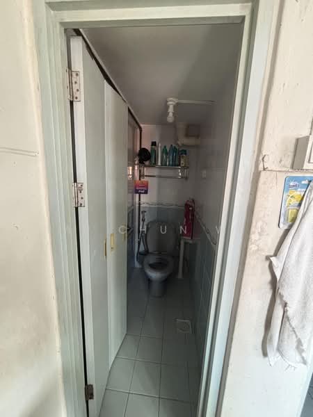 9 Holland Avenue, 9 Holland Avenue, Room Rental, 180 sqft, HDB Flat For Rent, by Yap Chun Wei, 500206140 - Bathroom - PropertyGuru.com.sg