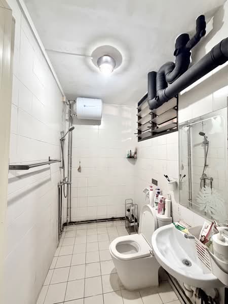 266 Toh Guan Road, 266 Toh Guan Road, Room Rental, 150 sqft, HDB Flat For Rent, by Belle Goh, 500206142 - Bathroom - PropertyGuru.com.sg