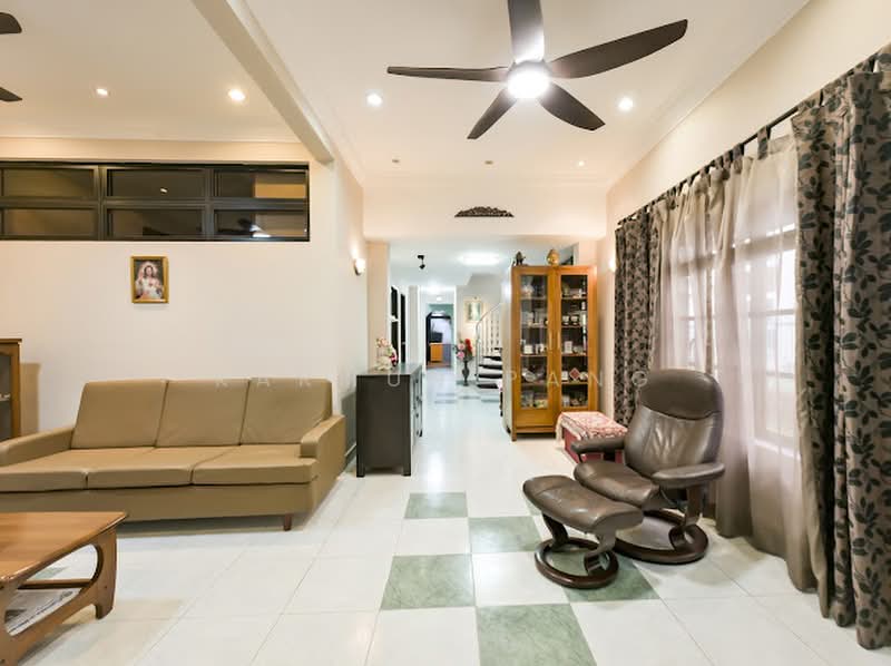Jalan Kuras, , 4 Bedrooms, 2,131 sqft, Corner Terrace For Sale, by Karmun Pang, 500206151 - Living Room - PropertyGuru.com.sg