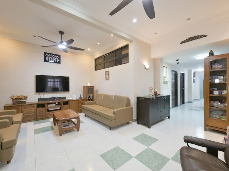 Jalan Kuras, , 4 Bedrooms, 2,131 sqft, Corner Terrace For Sale, by Karmun Pang, 500206151 - Living Room - PropertyGuru.com.sg