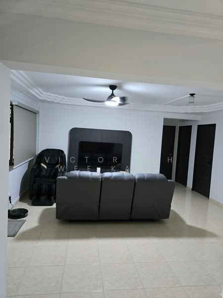 668 Choa Chu Kang Crescent, 668 Choa Chu Kang Crescent, Room Rental, 143 sqft, HDB Flat For Rent, by Victor Goh Wee Kang, 500206155 - Living Room - PropertyGuru.com.sg
