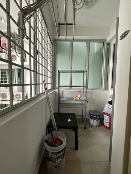Hillview Regency, 26 Bukit Batok East Avenue 2, 3 Bedrooms, 1,130 sqft, Condominium For Sale, by Annie Lee, 500206156 - Balcony - PropertyGuru.com.sg