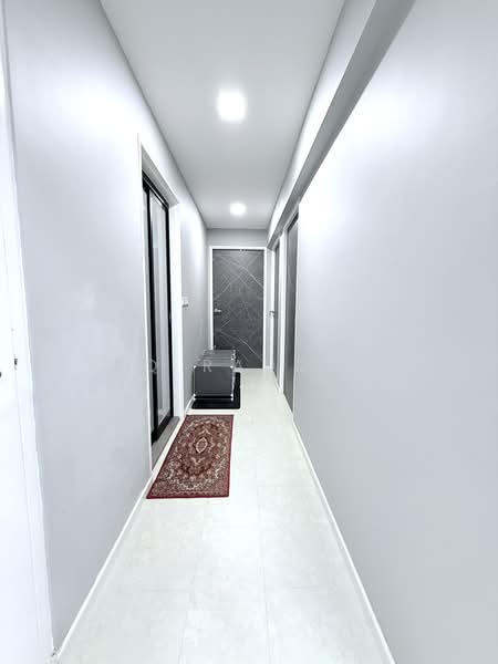 273C Punggol Place, 273C Punggol Place, 3 Bedrooms, 1,216 sqft, HDB Flat For Sale, by SQ Raudha, 500206160 - Corridor - PropertyGuru.com.sg
