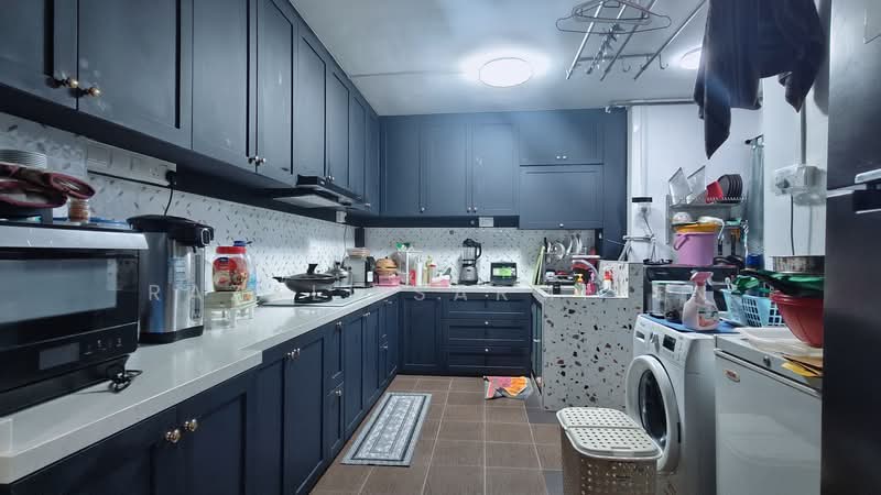 129 Pending Road, 129 Pending Road, 4 Bedrooms, 1,550 sqft, HDB Flat For Sale, by Razali Sarmiten, 500206162 - Kitchen - PropertyGuru.com.sg