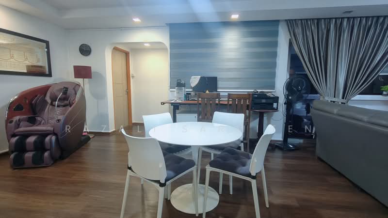 129 Pending Road, 129 Pending Road, 4 Bedrooms, 1,550 sqft, HDB Flat For Sale, by Razali Sarmiten, 500206162 - Living Room - PropertyGuru.com.sg
