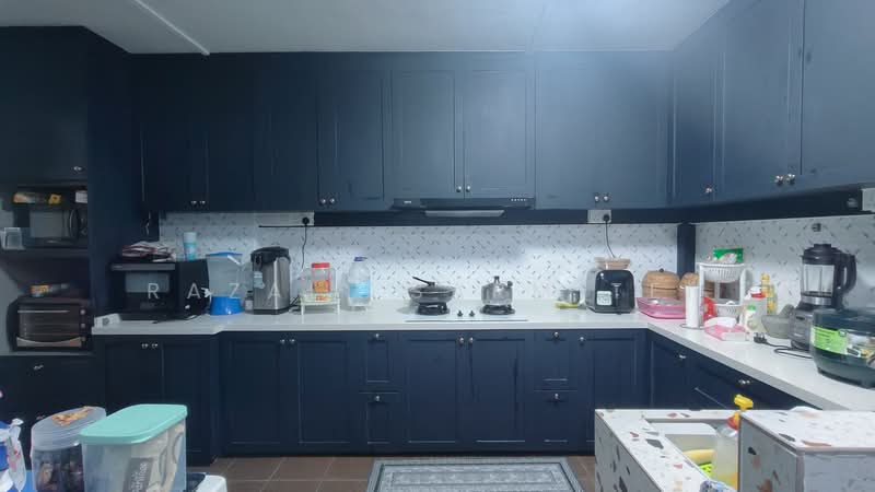 129 Pending Road, 129 Pending Road, 4 Bedrooms, 1,550 sqft, HDB Flat For Sale, by Razali Sarmiten, 500206162 - Kitchen - PropertyGuru.com.sg