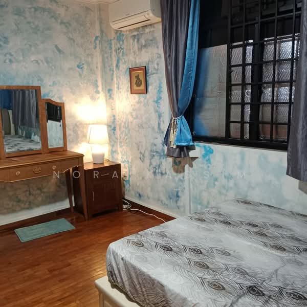 8 jalan hussein, No 8 jalan Hussein, Room Rental, 150 sqft, Semi-Detached House For Rent, by Nora Kassim, 500206168 - Bedroom - PropertyGuru.com.sg
