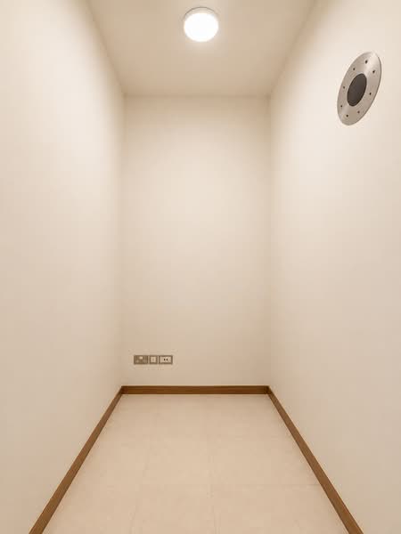 Icon, 10 Gopeng Street, 1 Bedroom, 570 sqft, Apartment For Rent, by Jonathan Mak, 500206172 - Storage room - PropertyGuru.com.sg