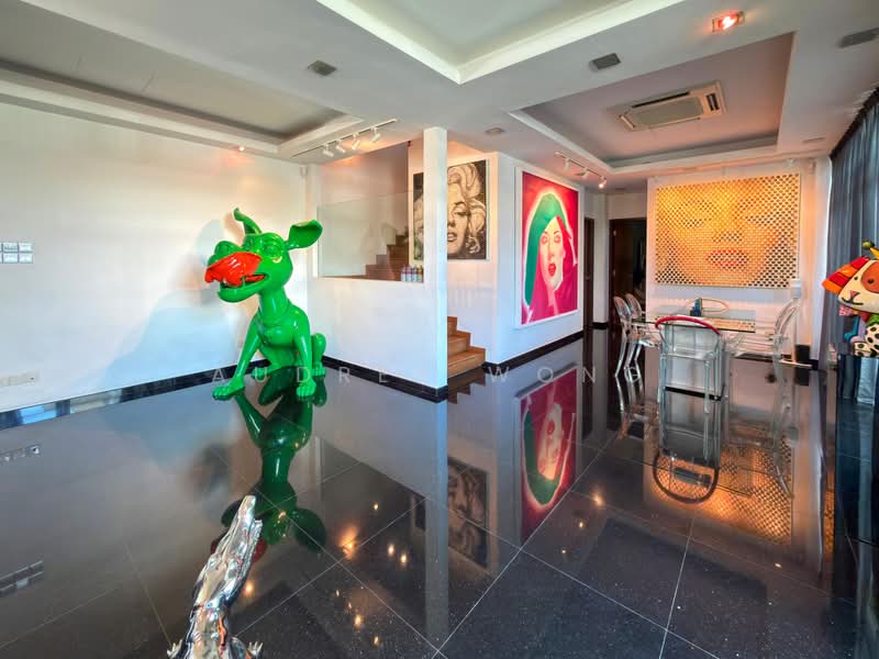 Renovated Con Corner Terrace! Walk to Greenwich Village, Jalan Joran, 5 Bedrooms, 3,600 sqft, Corner Terrace For Sale, by Audrey Wong, 500206186 - Living Room - PropertyGuru.com.sg