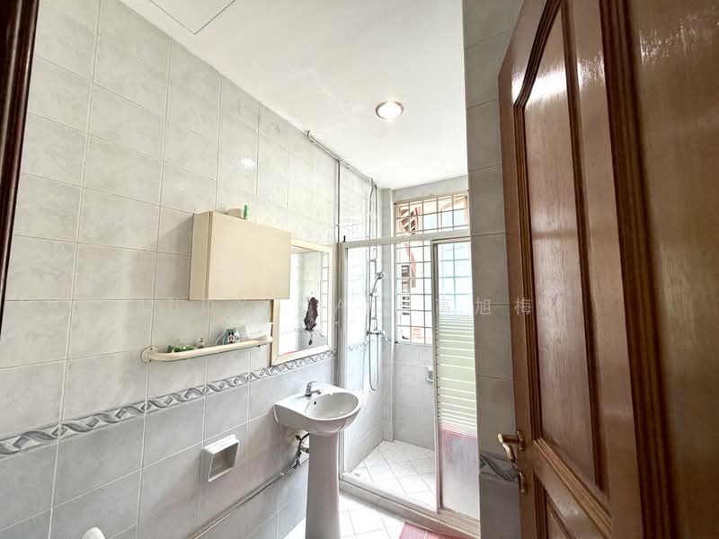 Japan Merdu Detached House, Japan Merdu, 6 Bedrooms, 7,300 sqft, Detached House For Sale, by Judy Gao 高旭梅., 500206188 - Bathroom - PropertyGuru.com.sg