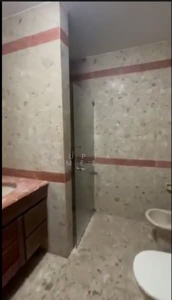Maple Woods, 985 Bukit Timah Road, Room Rental, 200 sqft, Condominium For Rent, by Gupta Sameer Raj, 500206193 - Bathroom - PropertyGuru.com.sg