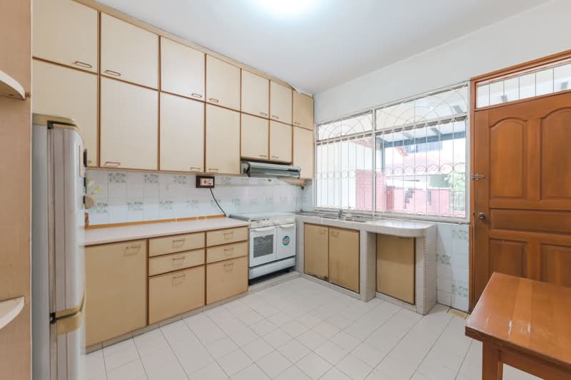 Begonia terrace, Begonia Terrace, 5 Bedrooms, 2,800 sqft, Semi-Detached House For Sale, by Jolin Toh, 500206205 - Kitchen - PropertyGuru.com.sg