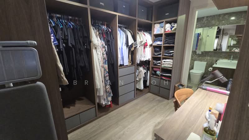Riversound Residence, 1 Sengkang East Avenue, 4 Bedrooms, 1,163 sqft, Condominium For Sale, by Bryan Toh, 500206226 - Walk-in Wardrobe / Bedroom - PropertyGuru.com.sg