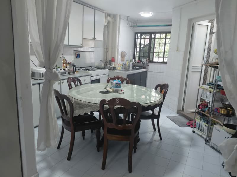 106 Jalan Dusun, 106 Jalan Dusun, 3 Bedrooms, 1,001 sqft, HDB Flat For Sale, by James Lee, 500206255 - Kitchen - PropertyGuru.com.sg
