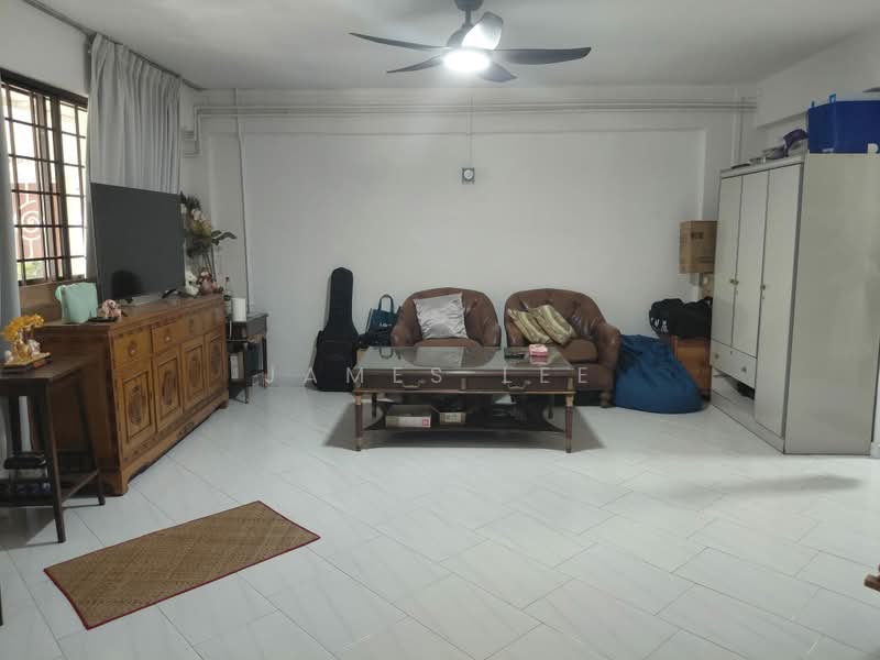 106 Jalan Dusun, 106 Jalan Dusun, 3 Bedrooms, 1,001 sqft, HDB Flat For Sale, by James Lee, 500206255 - Living Room - PropertyGuru.com.sg