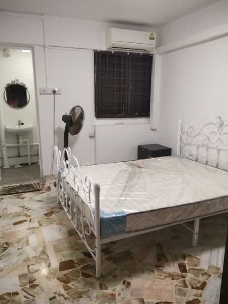92 Bedok North Avenue 4, 92 Bedok North Avenue 4, Room Rental, 350 sqft, HDB Flat For Rent, by Raja Lathme, 500206260 - Bedroom - PropertyGuru.com.sg