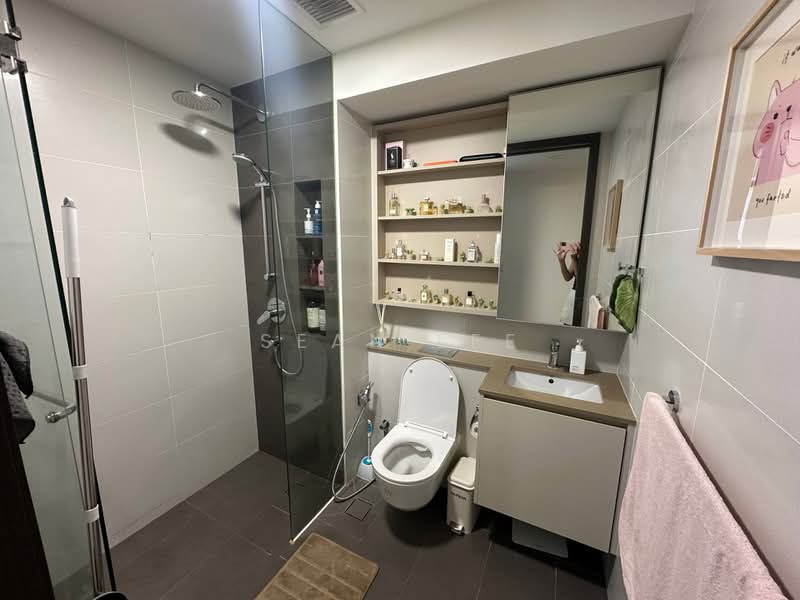 The Gazania, 11 How Sun Drive, 2 Bedrooms, 678 sqft, Condominium For Rent, by Sean Lee, 500206261 - Bathroom - PropertyGuru.com.sg