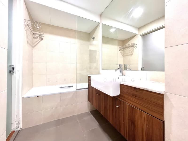The Regalia, 2 River Valley Close, Room Rental, 111 sqft, Condominium For Rent, by Elaine Chng, 500206269 - Bathroom - PropertyGuru.com.sg